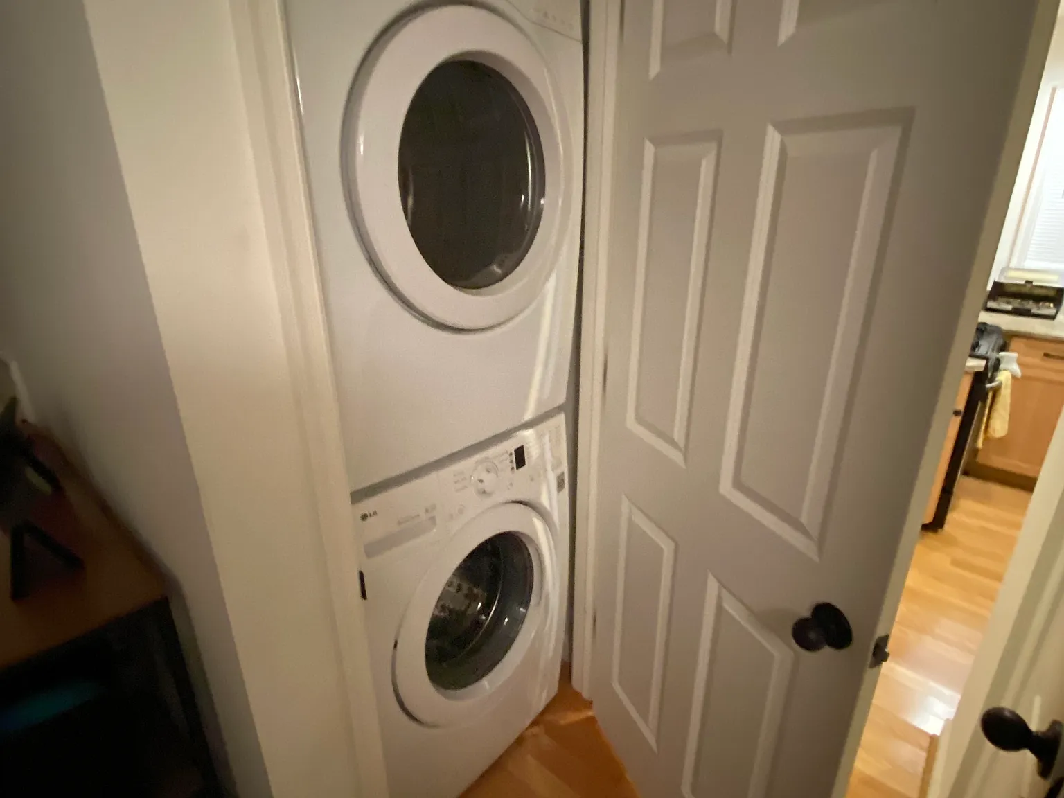 2 bed, 990 sqft, $1,650 — Photo 4