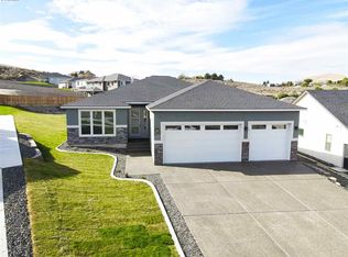 1073 Suquamish St, Richland, WA 99352