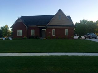 27258 Jessica Ln, Brownstown, MI 48134