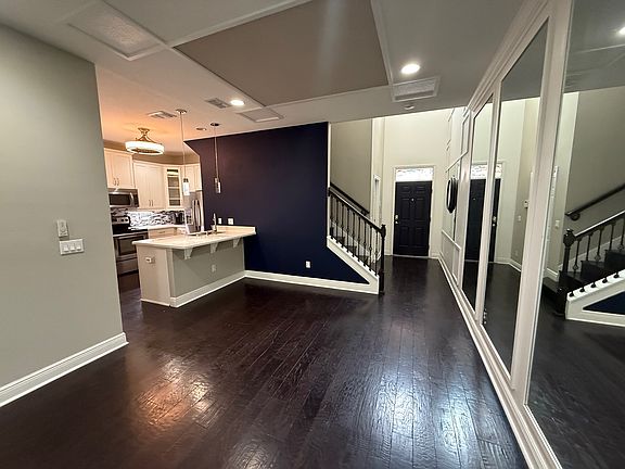 3rd image of 13504 Fountainbleau Dr