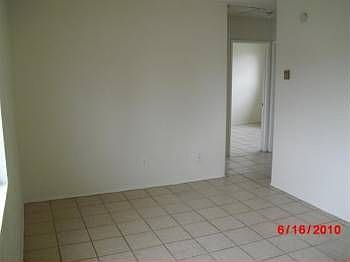 145830_57th_&_Gardena_007_(Small)