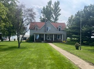 1227 E Hundred North Rd, Atwood, IL 61913