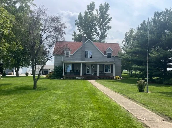 1227 E Hundred North Rd, Atwood, IL 61913