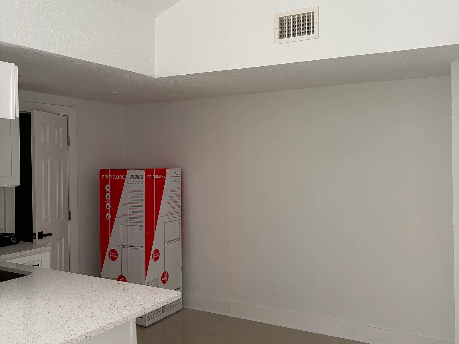 2 bed, 600 sqft, $1,800 — Photo 3