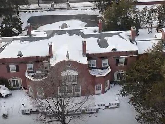 2nd image of 250 Plymouth Ave SE