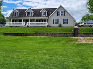 83 Waterfront Dr, Waverly, WV 26184
