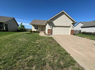 2718 E Old Spring Rd, Derby, KS 67037
