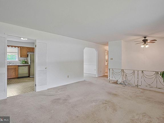 5th image of 10700 Ward Rd