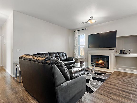 3rd image of 727 Palermo Drive