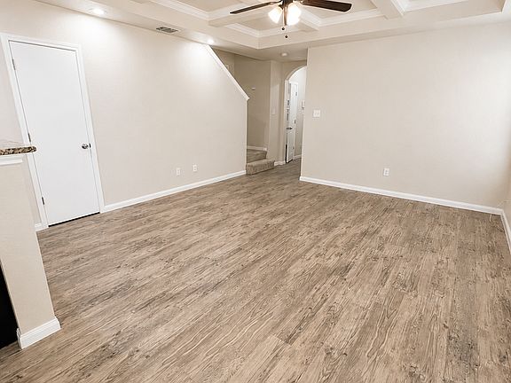 3rd image of 6416 Aspen Hl