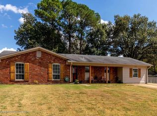 5908 Cherokee Dr, Horn Lake, MS 38637