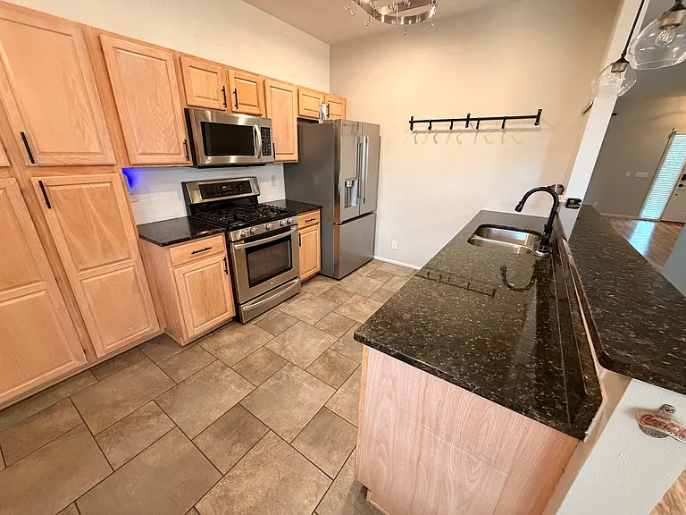 908 Mineral Dr — Photo 5