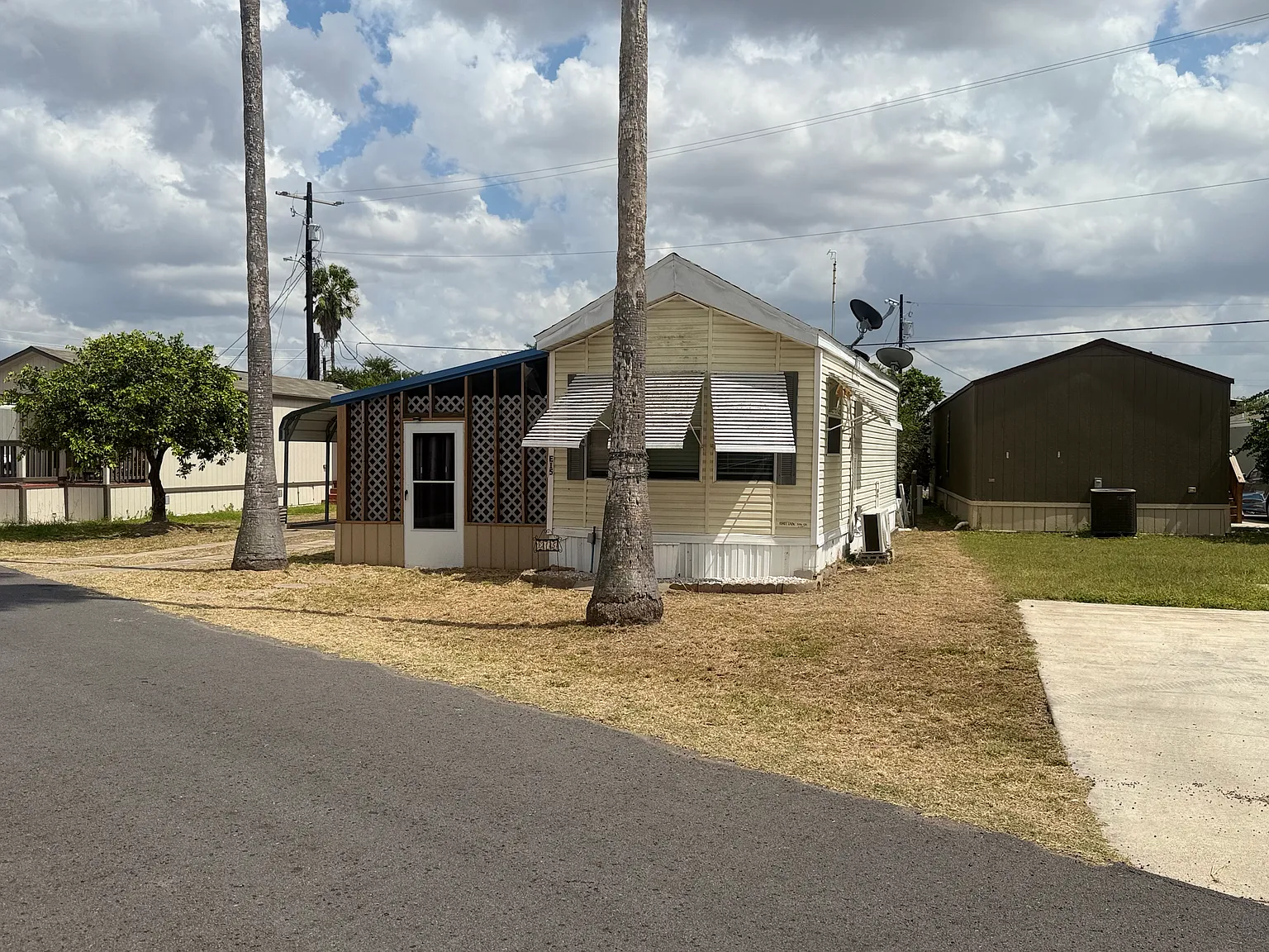 1 bed, 950 sqft, $1,400 — Photo 4