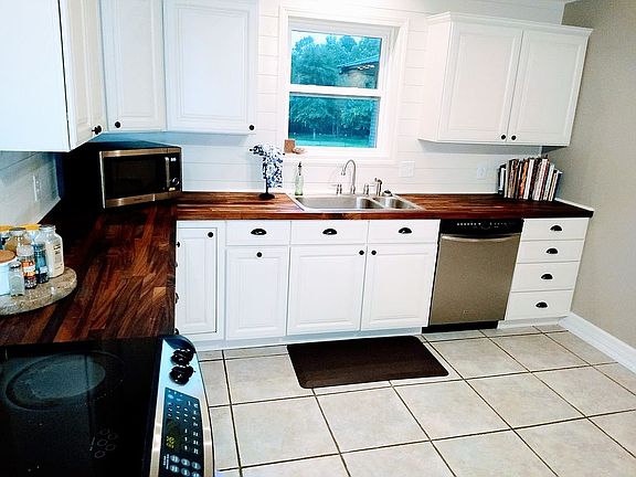 4th image of 245 Deerfield Trl