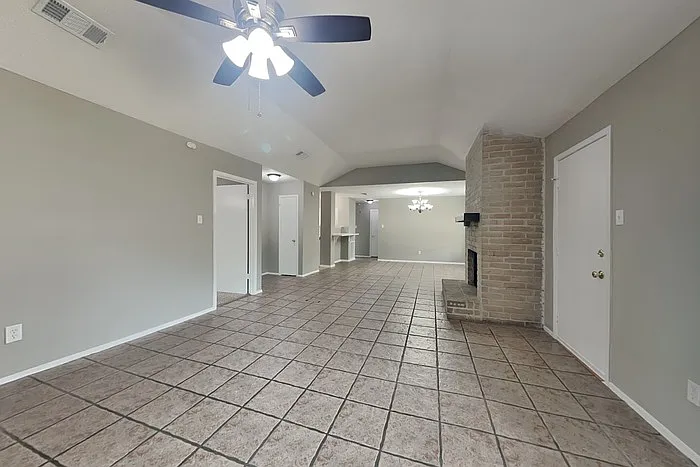 24030 Griffin House Ln — Photo 5