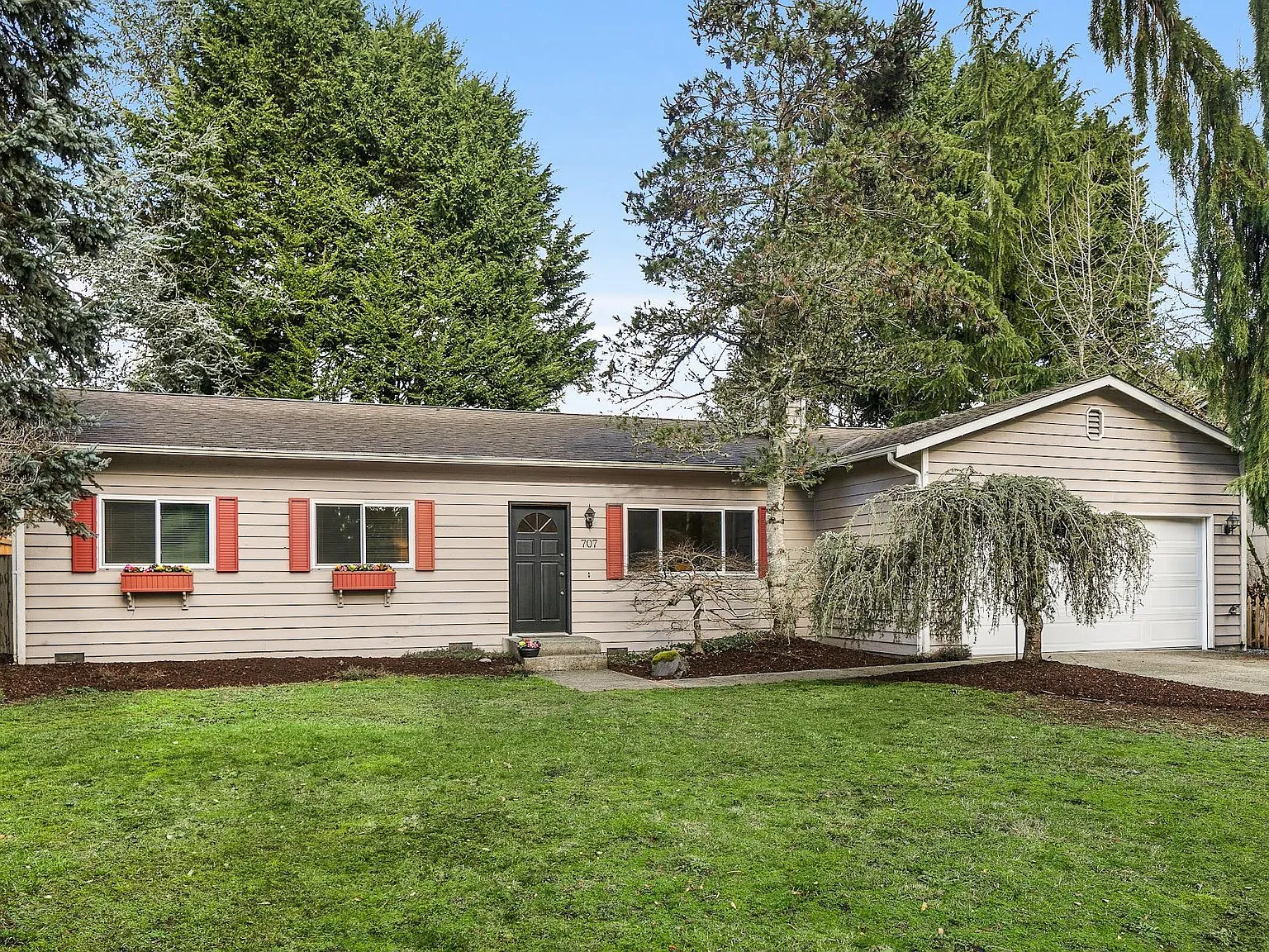 707 Harvest Rd — Photo 1