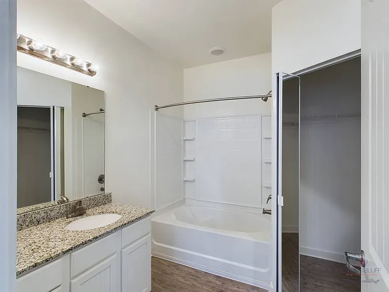 305 Mohegan Ave #8310 — Photo 23