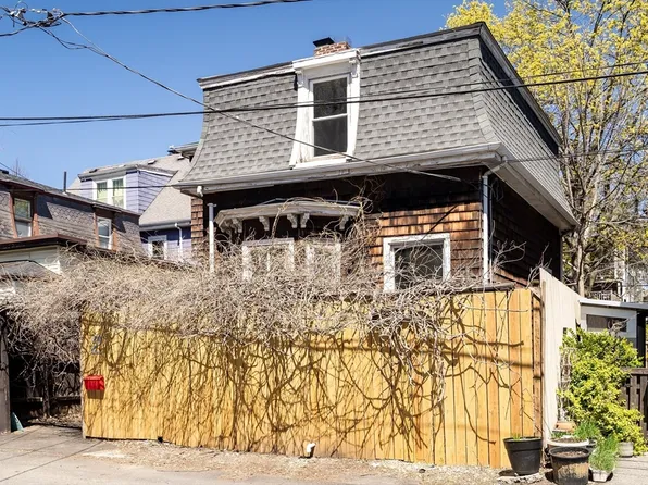 2 Ballord Pl, Cambridge, MA 02139