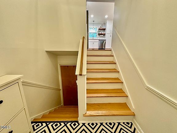 3rd image of 3133 Julian Dr
