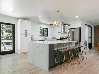 8585 River Rd, Truckee, CA, 96161