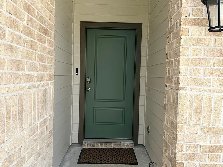 9834 Palm Royal Dr — Photo 2