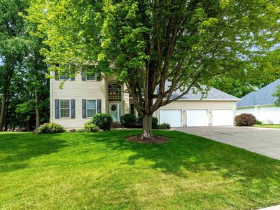 905 Bridgeview Pl, Le Claire, IA, 52753