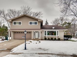 1636 Longvalley Dr, Northbrook, IL 60062