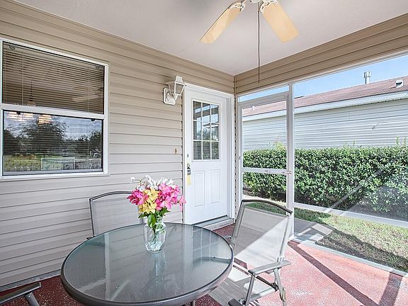 5th image of 356 Katherine Pl