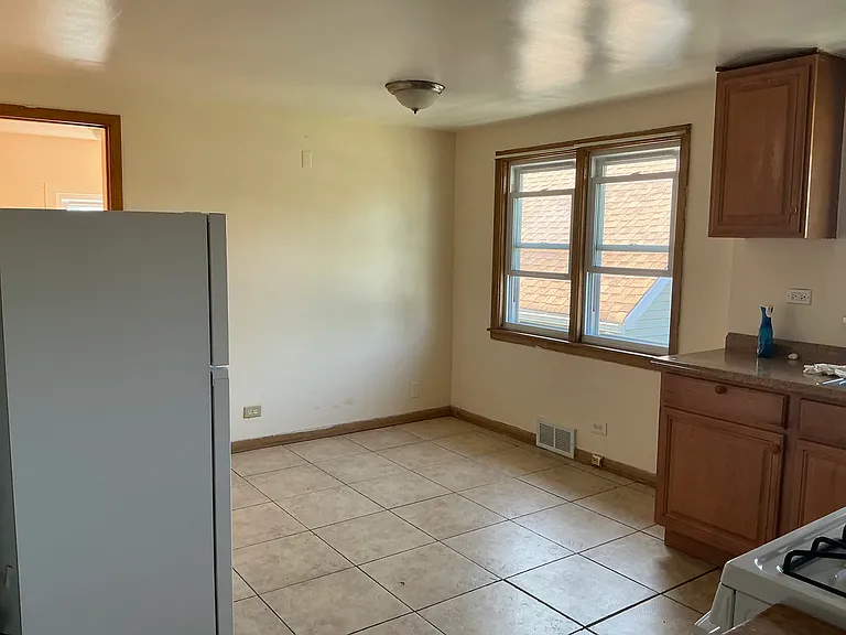 2104 N Merrimac Ave — Photo 12