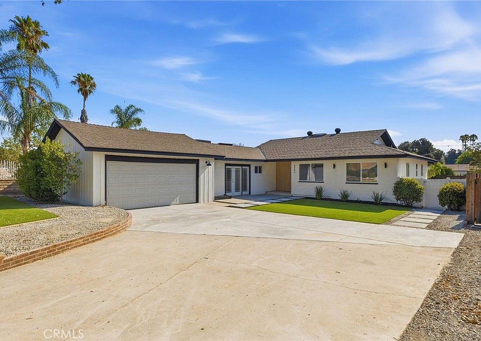 1st image of 6884 Arbor Dr