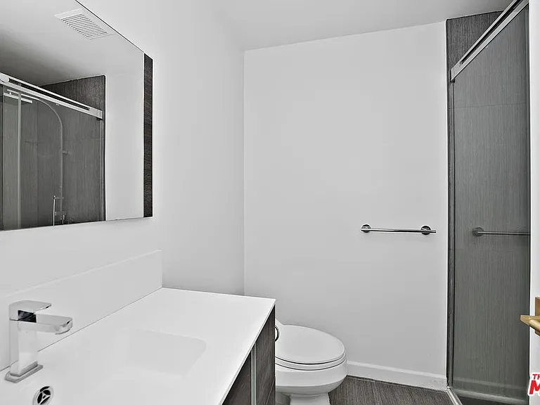 2387 Stratford Cir — Photo 44