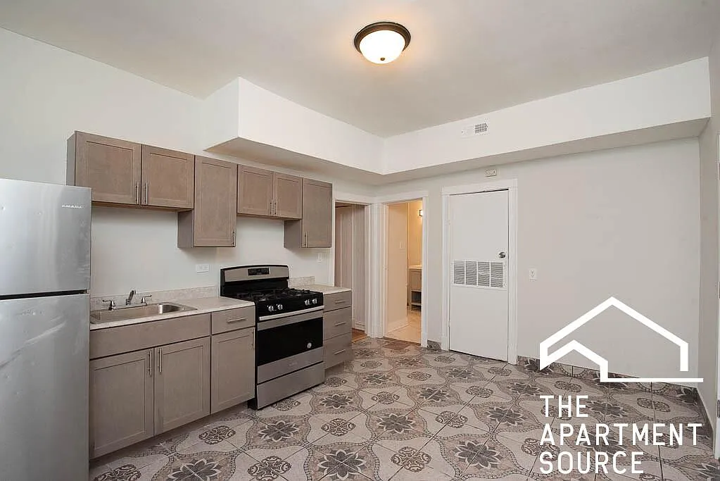 1255 North Harding Avenue #2S — Photo 2