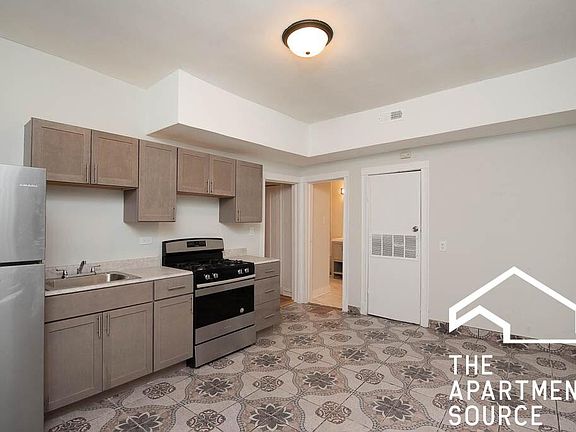 2nd image of 1255 N Harding Ave #2S