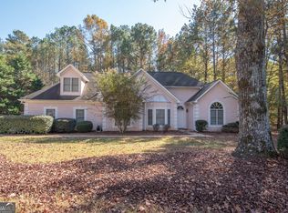 200 Barrington Grange Dr, Sharpsburg, GA 30277