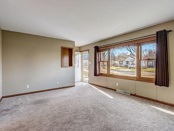 4th image of 732 N 112th St