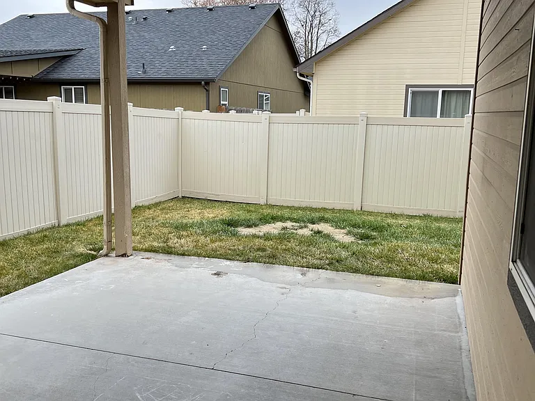 1307 W Sanetta St — Photo 2