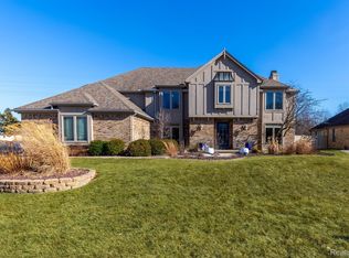 15058 Poplar Dr, Monroe, MI 48161