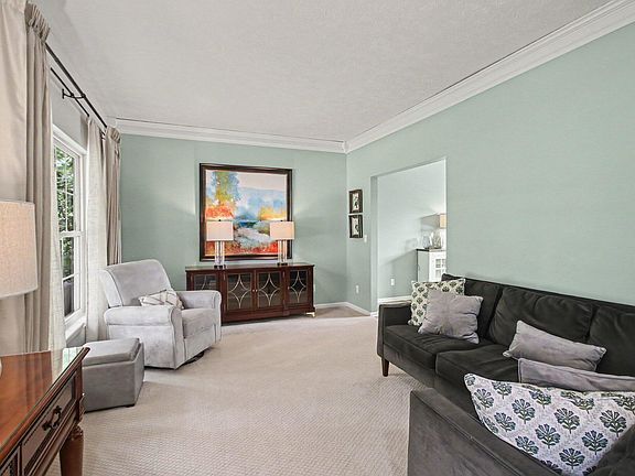 3rd image of 10765 Thornberry Way