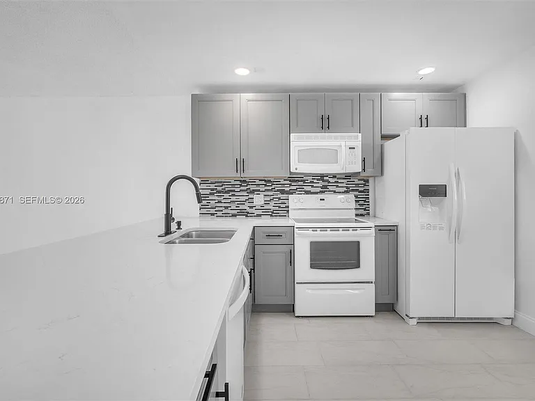 2601 NE 3rd Ct #4110 — Photo 3