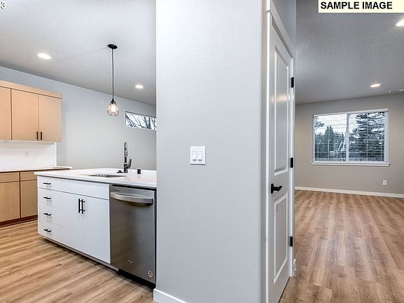 3rd image of 5310 NE 43rd Cir
