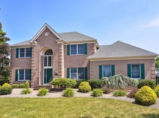 8 Smith Ct, Hillsborough, NJ 08844
