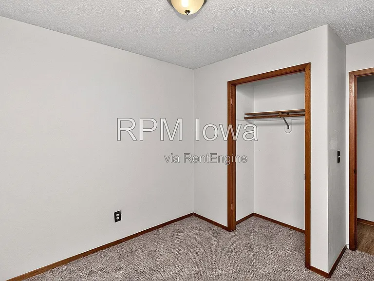 1614 NW Applewood St — Photo 19