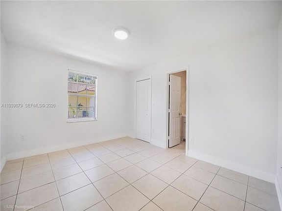 5th image of 3653 SW 27th St