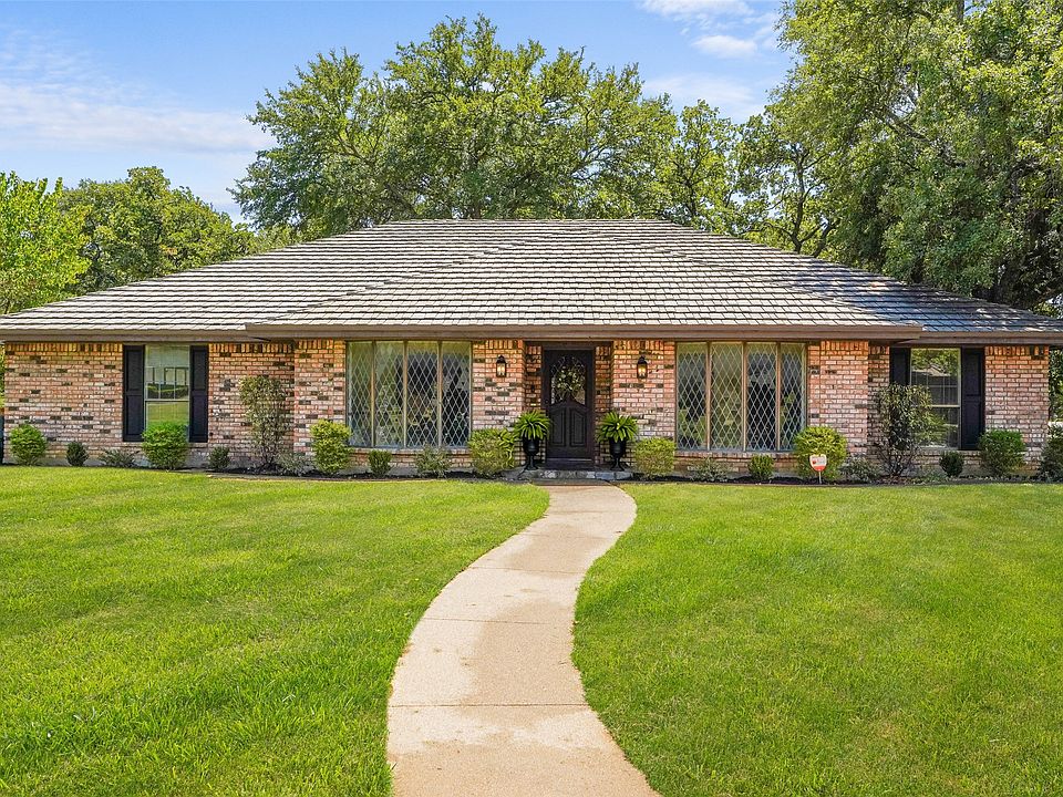 1st image of 2323 Brookside Dr