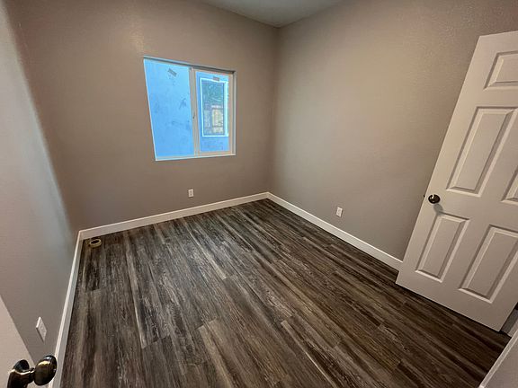 3rd image of 5224 Kalmia St