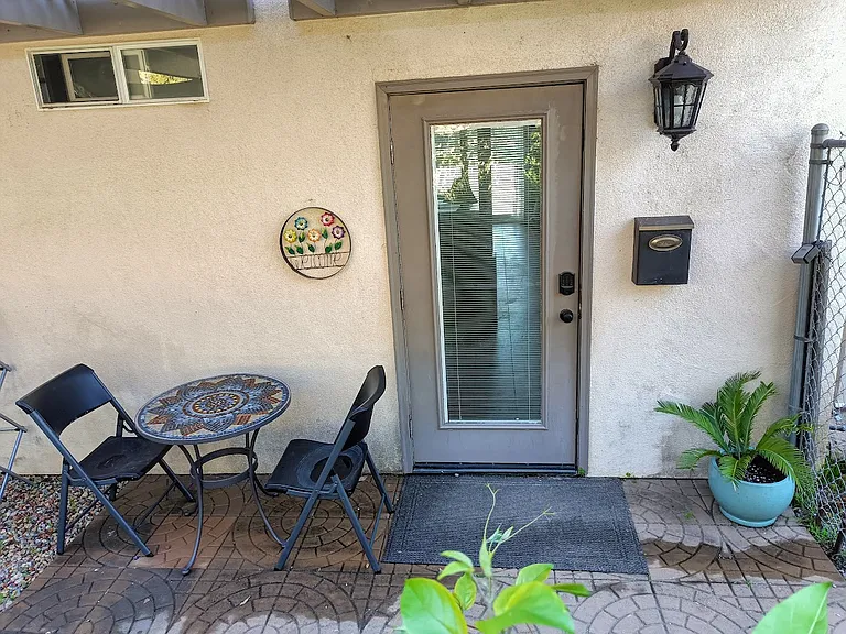 1620 1/2 York Dr — Photo 7