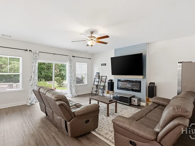 165 Brennan Dr — Photo 8