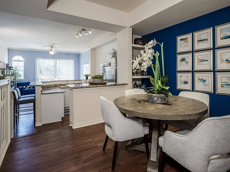 Modern dining nook