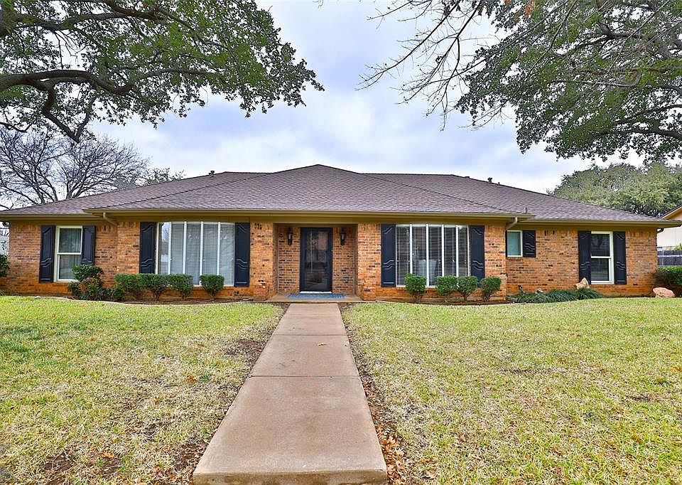 1st image of 1826 Lytle Shores Dr