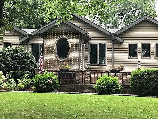 1st image of 8 Birchwood Ln